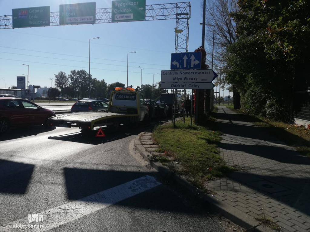 Toruń: kolizja aut przy ul. Olsztyńskiej