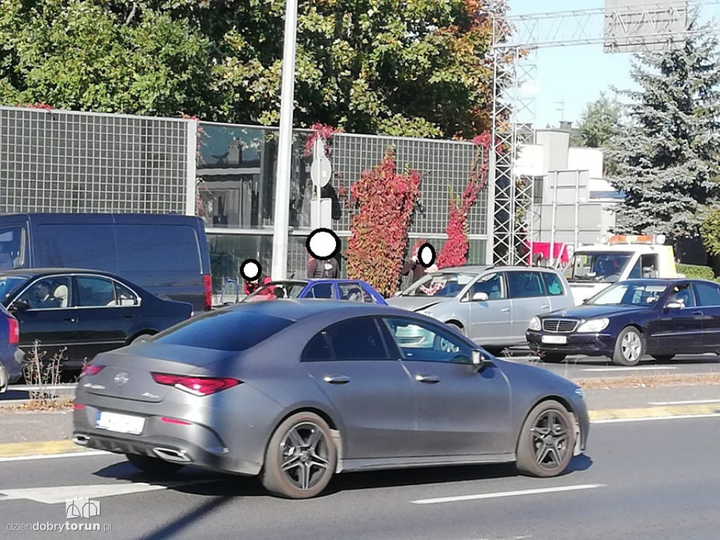 Toruń: kolizja aut przy ul. Olsztyńskiej