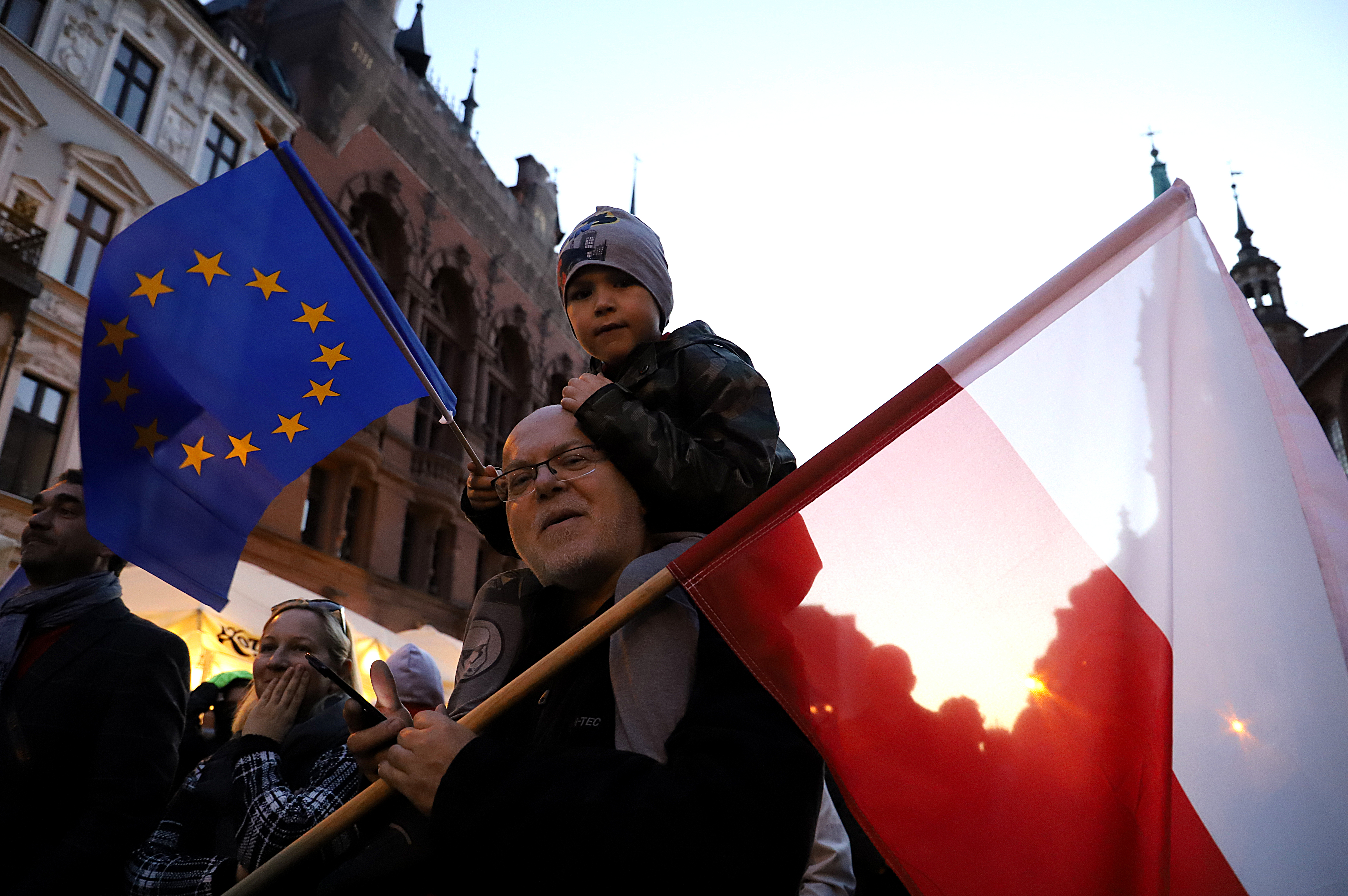 Pikieta: ,,MY zostajemy w UE, rząd wychodzi!''