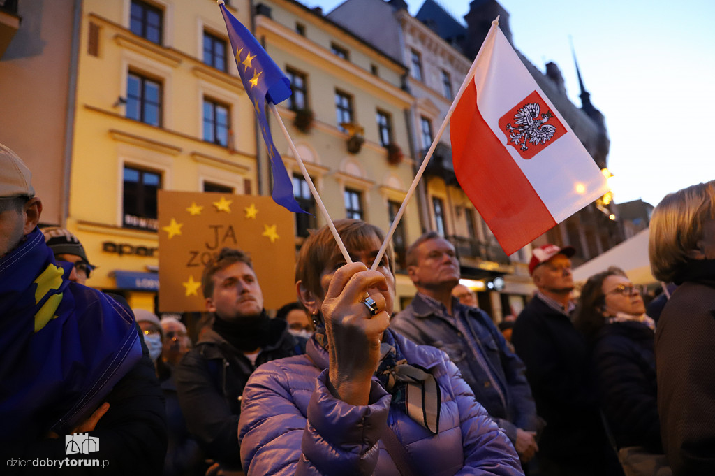 Pikieta: ,,MY zostajemy w UE, rząd wychodzi!''