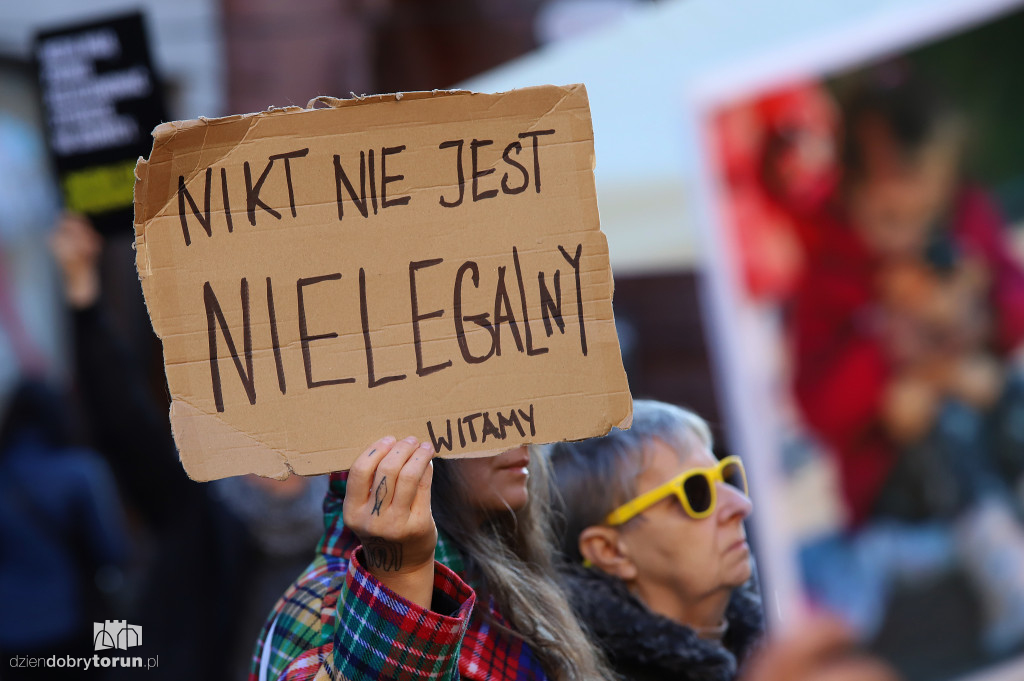 Pikieta ,,Nikt nie jest nielegalny''