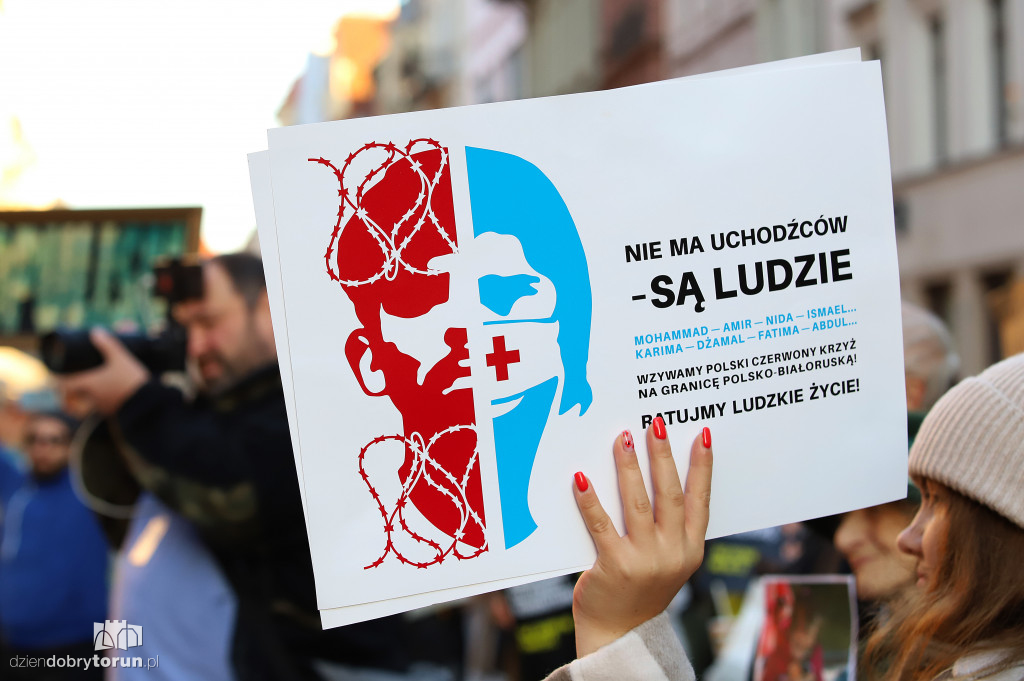 Pikieta ,,Nikt nie jest nielegalny''