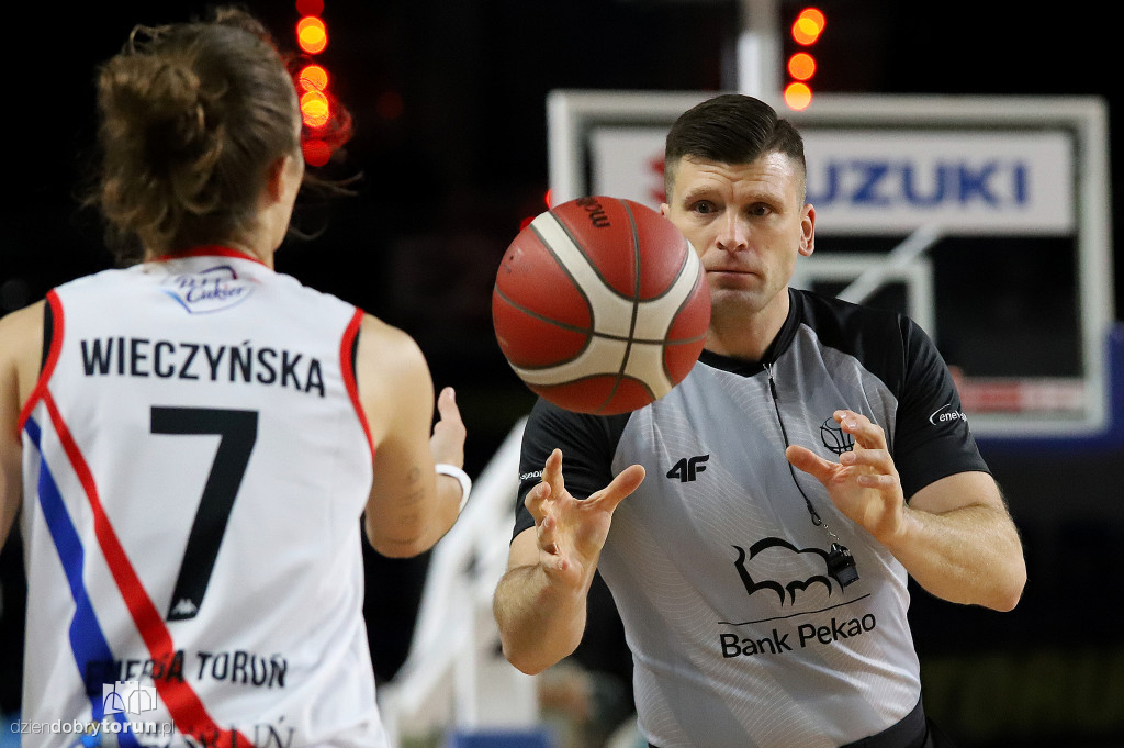 Energa Toruń 77 : 92 1KS Ślęza Wrocław