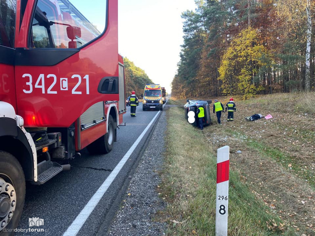 Dachowanie na DK10 pod Toruniem
