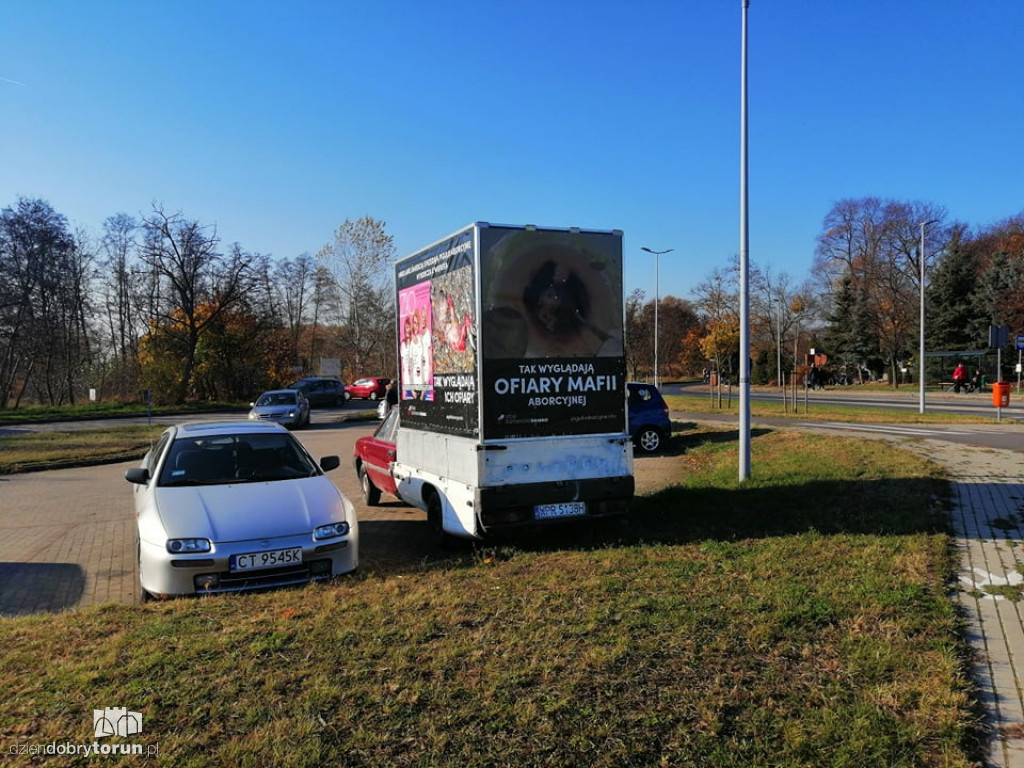 Toruń: antyaborcyjny pojazd w Kaszczorku