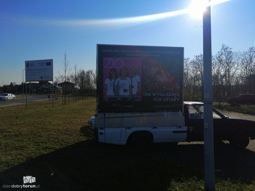 Toruń: antyaborcyjny pojazd w Kaszczorku