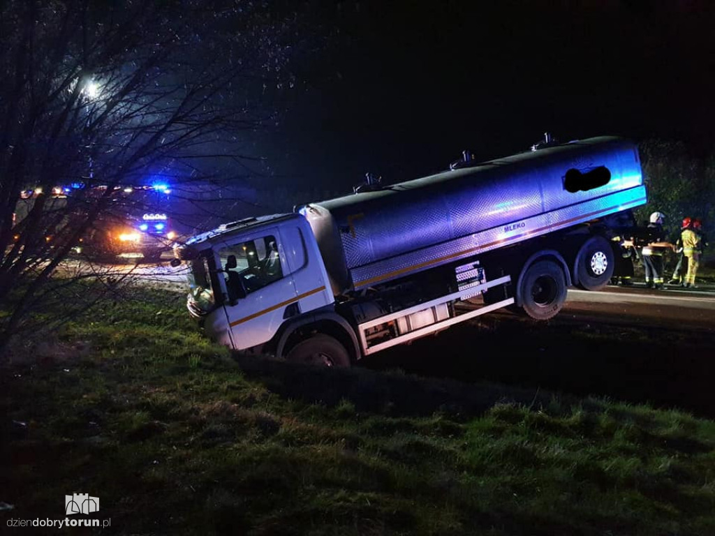 Głogowo: zdarzenie drogowe z cysterną