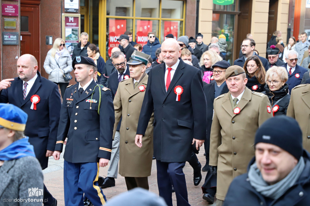 Przemarsz pod pomnik Marszałka Józefa Piłsudskiego