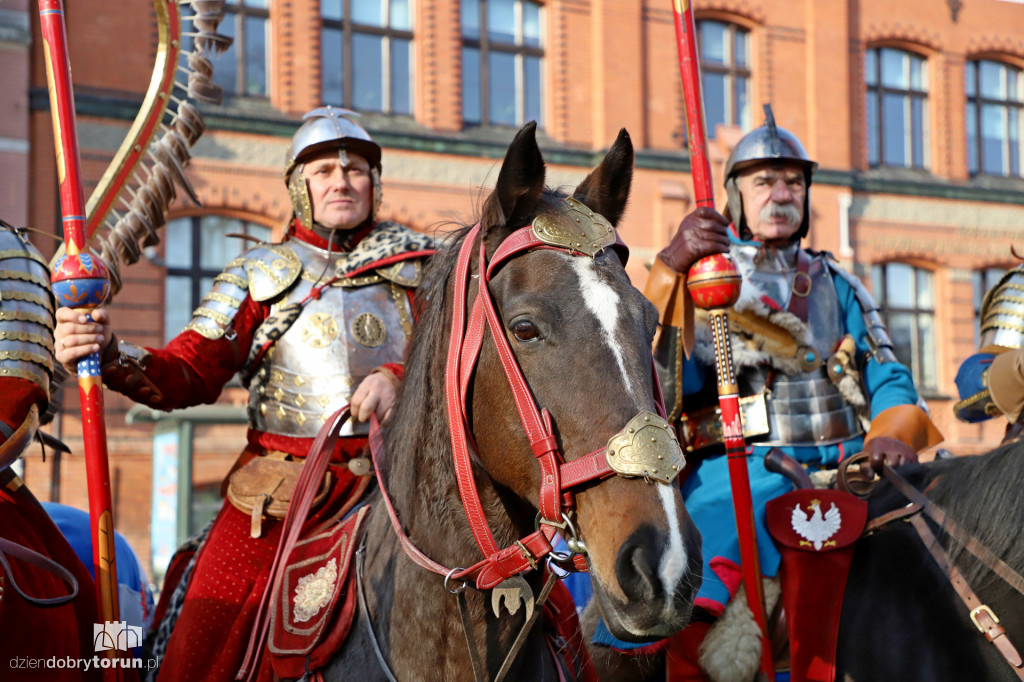 Przemarsz pod pomnik Marszałka Józefa Piłsudskiego