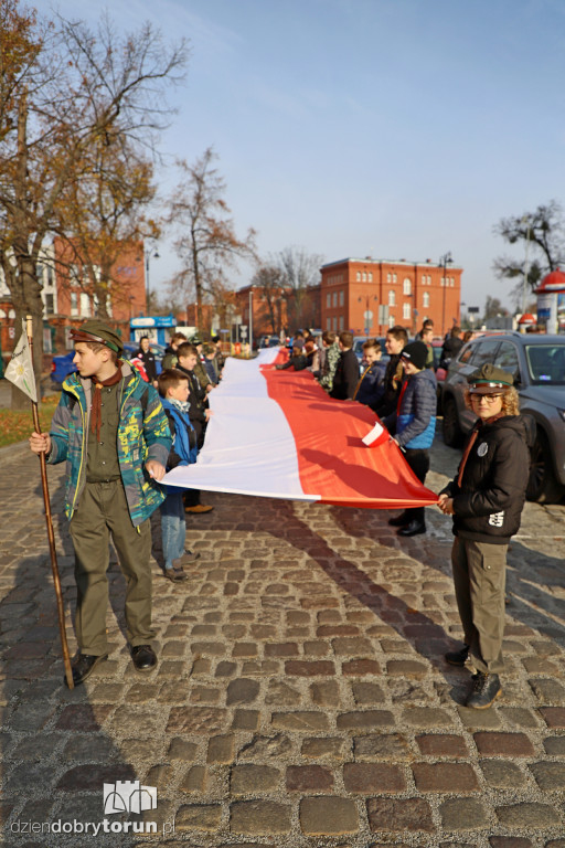 Przemarsz pod pomnik Marszałka Józefa Piłsudskiego
