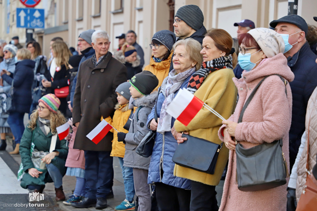 Przemarsz pod pomnik Marszałka Józefa Piłsudskiego