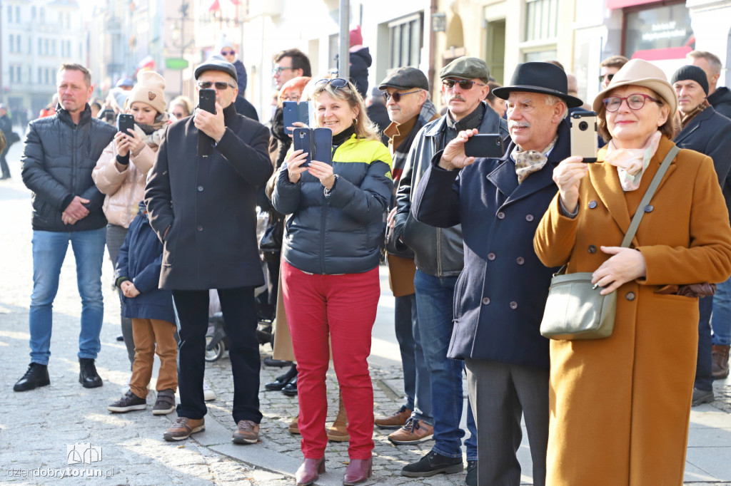 Przemarsz pod pomnik Marszałka Józefa Piłsudskiego
