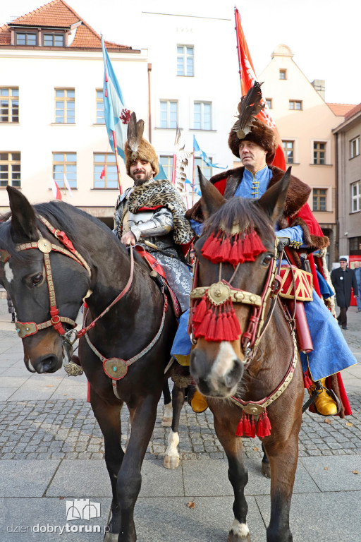 Przemarsz pod pomnik Marszałka Józefa Piłsudskiego