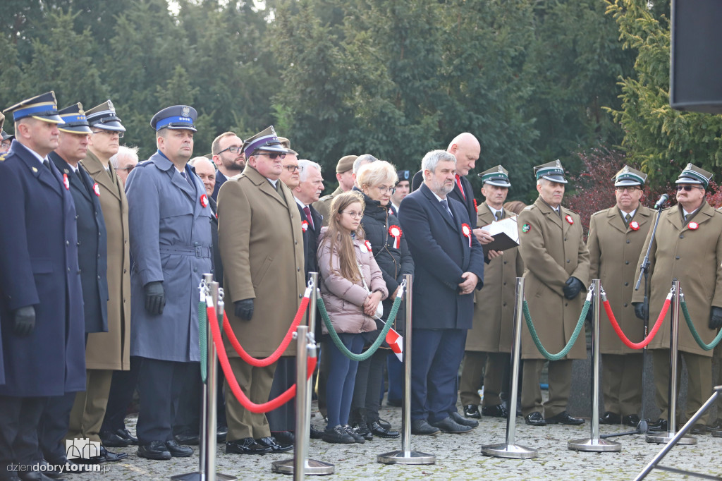 Uroczystość pod pomnikiem Józefa Piłsudskiego
