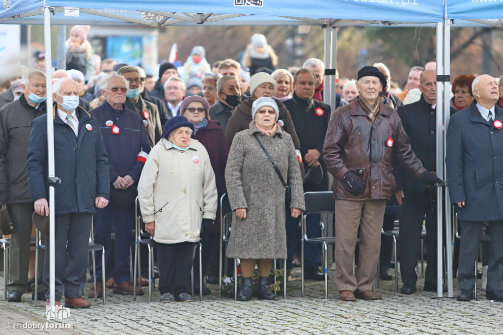 Uroczystość pod pomnikiem Józefa Piłsudskiego