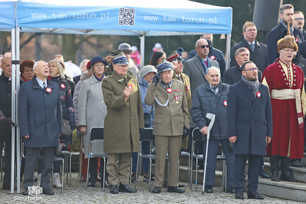 Uroczystość pod pomnikiem Józefa Piłsudskiego