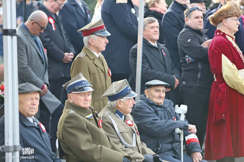 Uroczystość pod pomnikiem Józefa Piłsudskiego