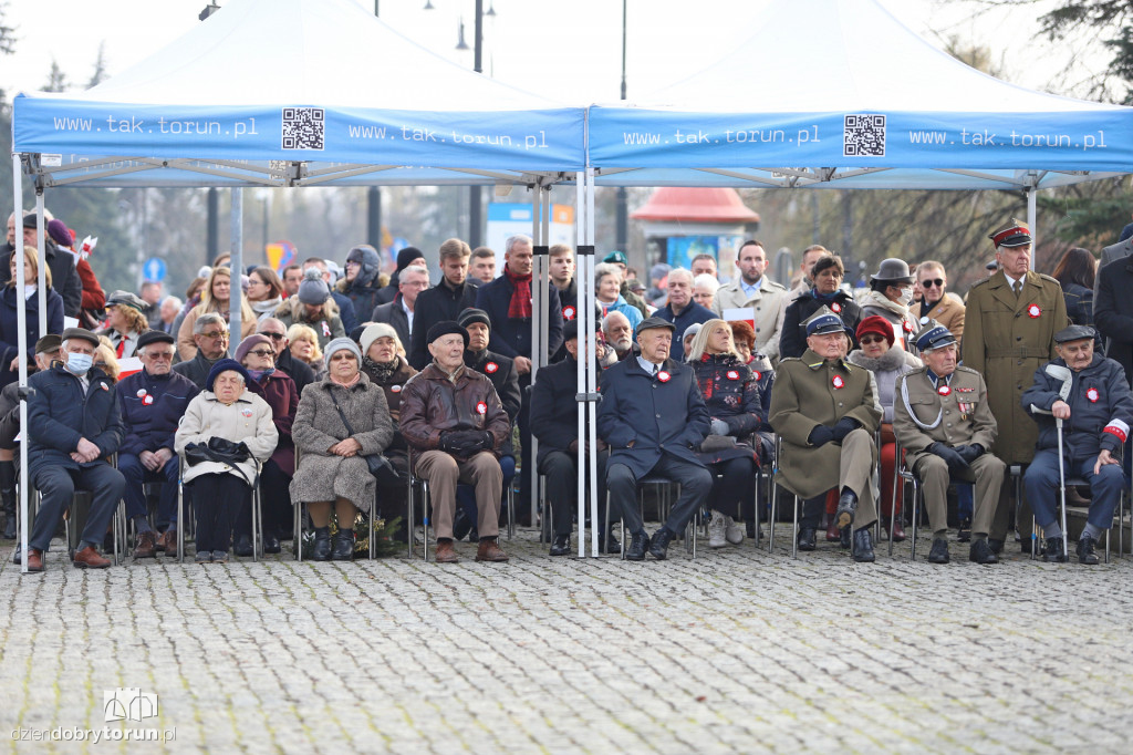 Uroczystość pod pomnikiem Józefa Piłsudskiego