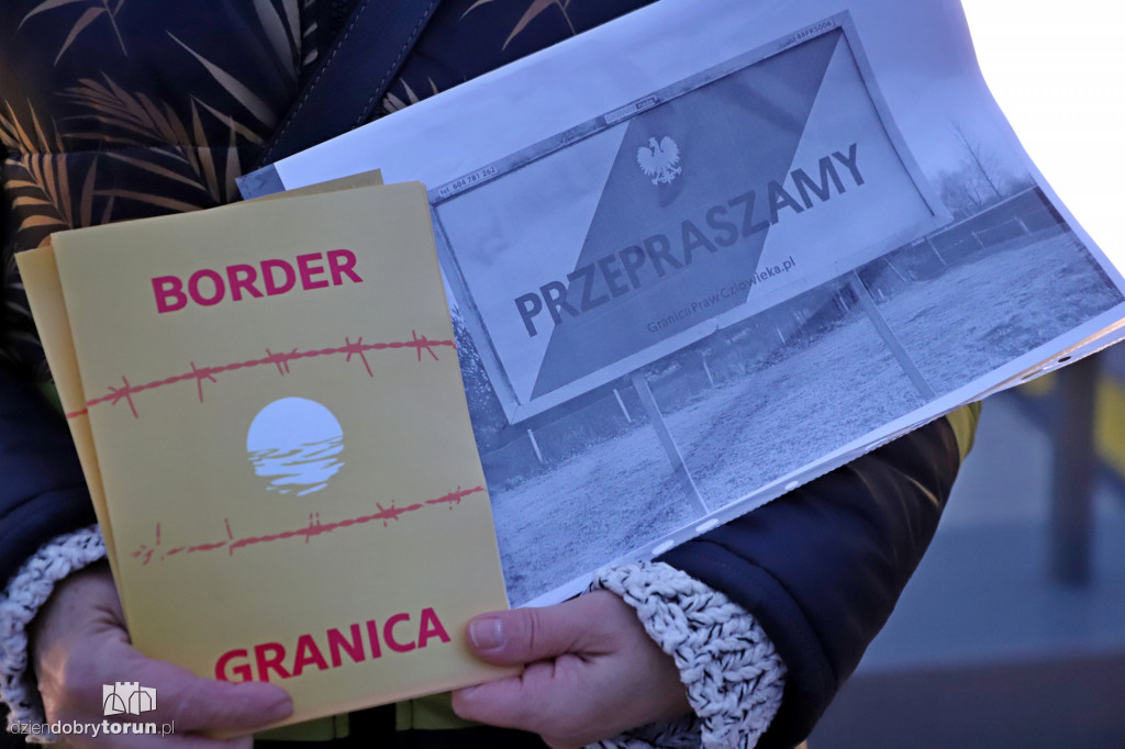 Pikieta w sprawie uchodźców na granicy przed CKK