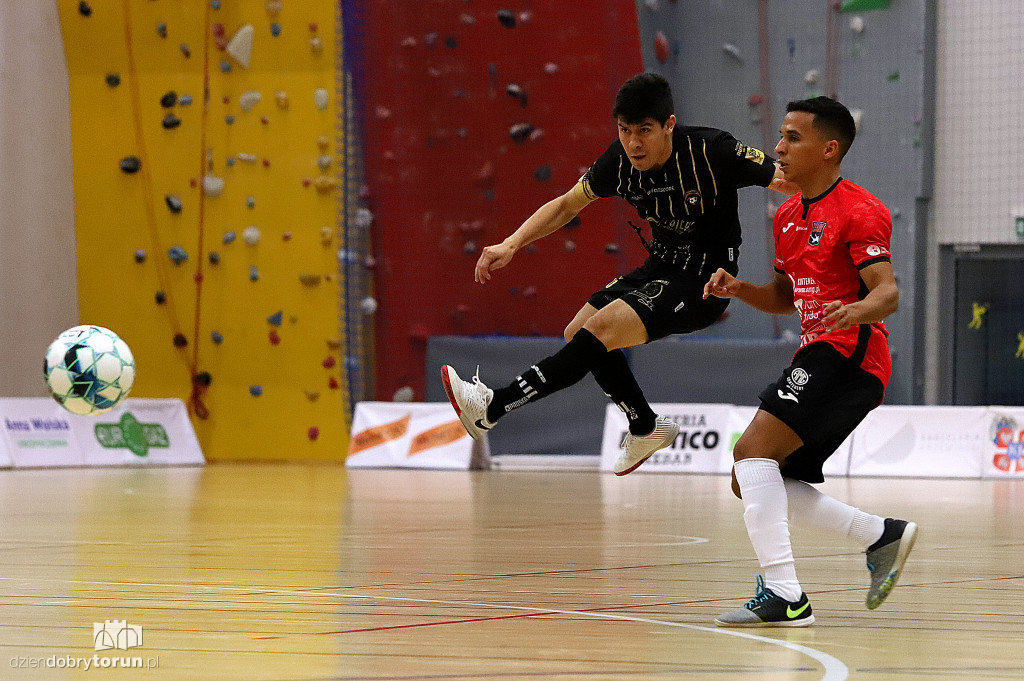 FC Reiter Toruń 2 : 1Lsss Team Lębork
