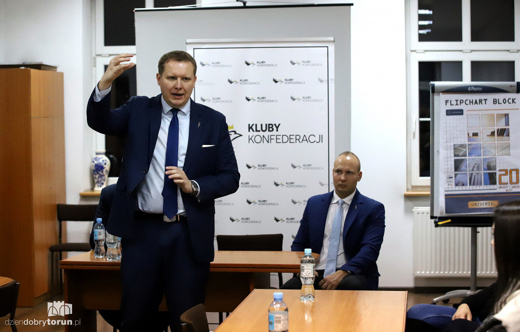 Spotkanie z posłem konfederacji Krystianem Kamińskim