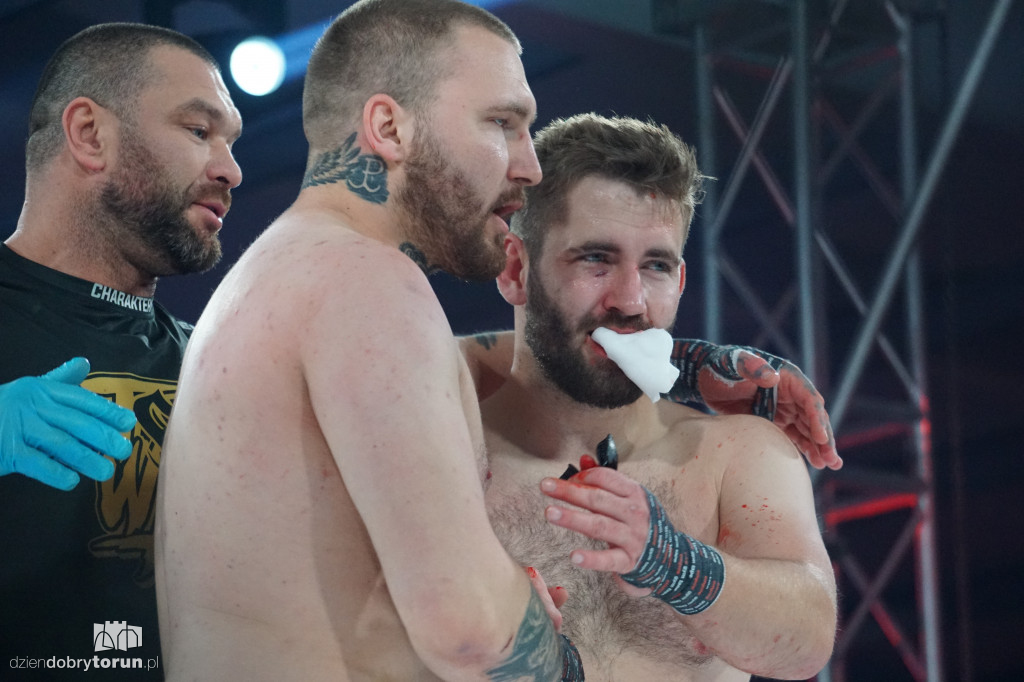 THE WAR 3 - walki na gołe pięści