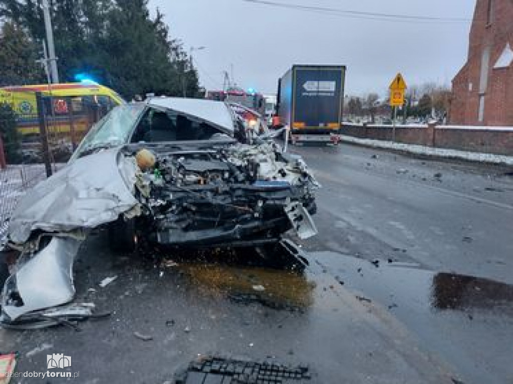 Wypadek dwóch osobówek w Papowie Toruńskim