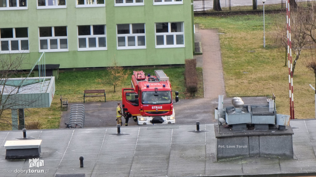 Toruń: interwencja strażaków w szkole podstawowej