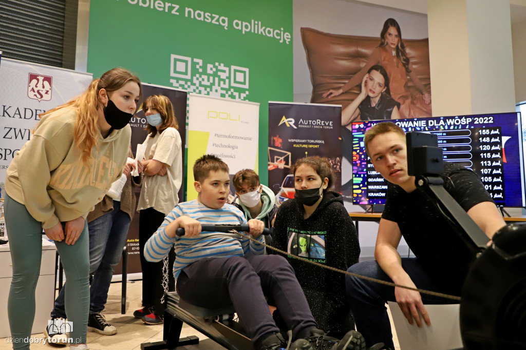 Wiosłowanie dla WOŚP w Atrium Copernicus