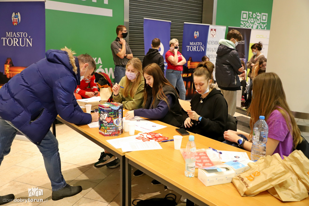 Wiosłowanie dla WOŚP w Atrium Copernicus