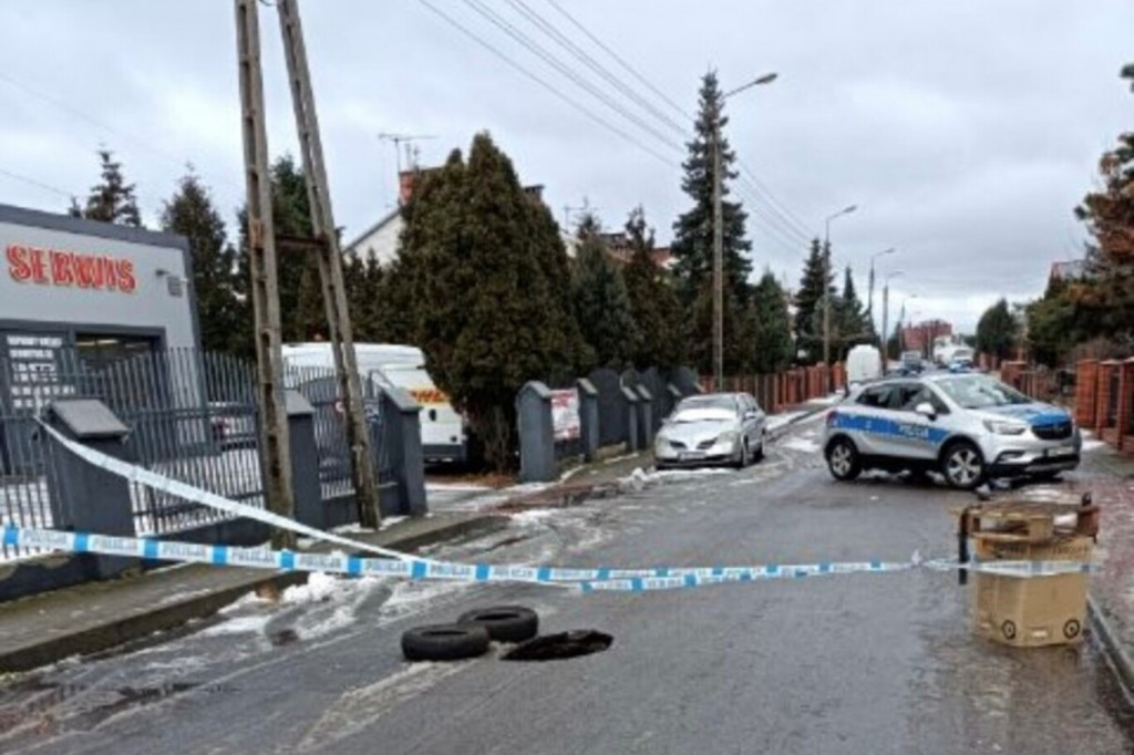 Zapadnięta jezdnia przy Poznańskiej w Toruniu