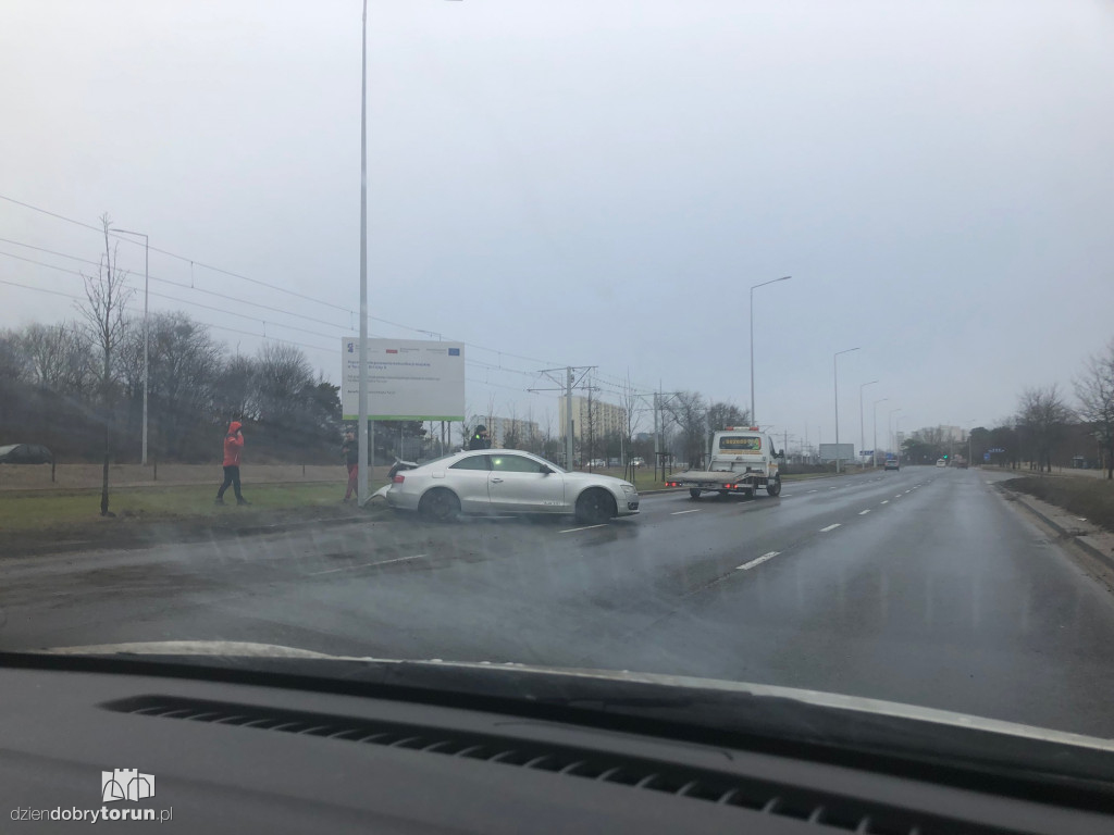 Toruń: poranna kolizja przy Szosie Lubickiej