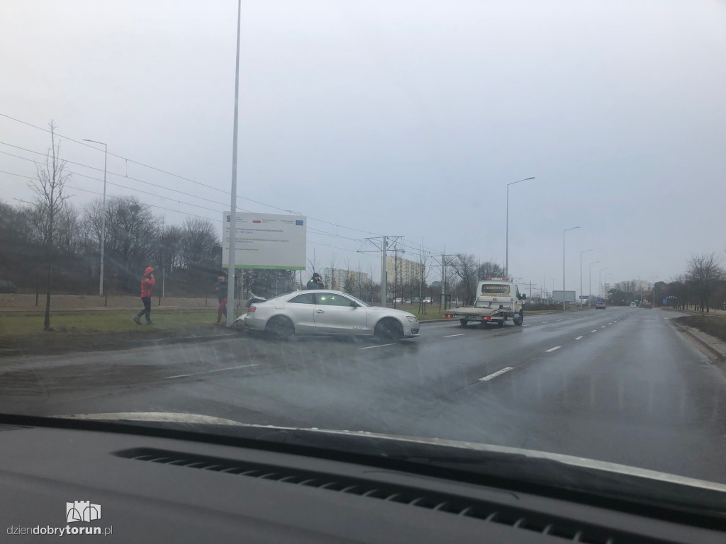 Toruń: poranna kolizja przy Szosie Lubickiej