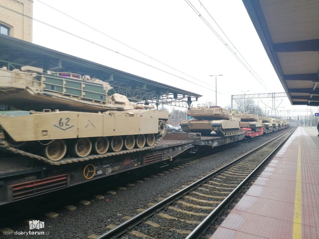 Transport czołgów przez Toruń
