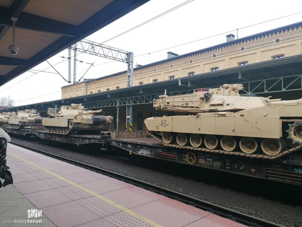 Transport czołgów przez Toruń