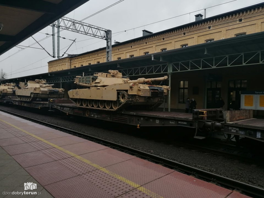 Transport czołgów przez Toruń