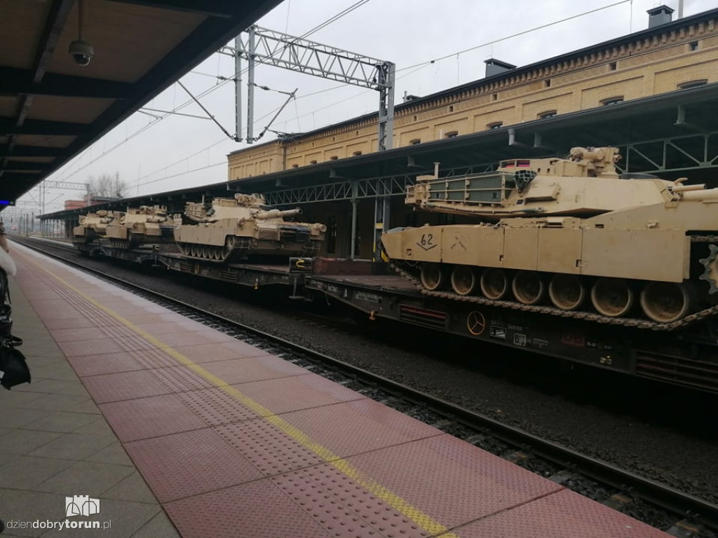 Transport czołgów przez Toruń