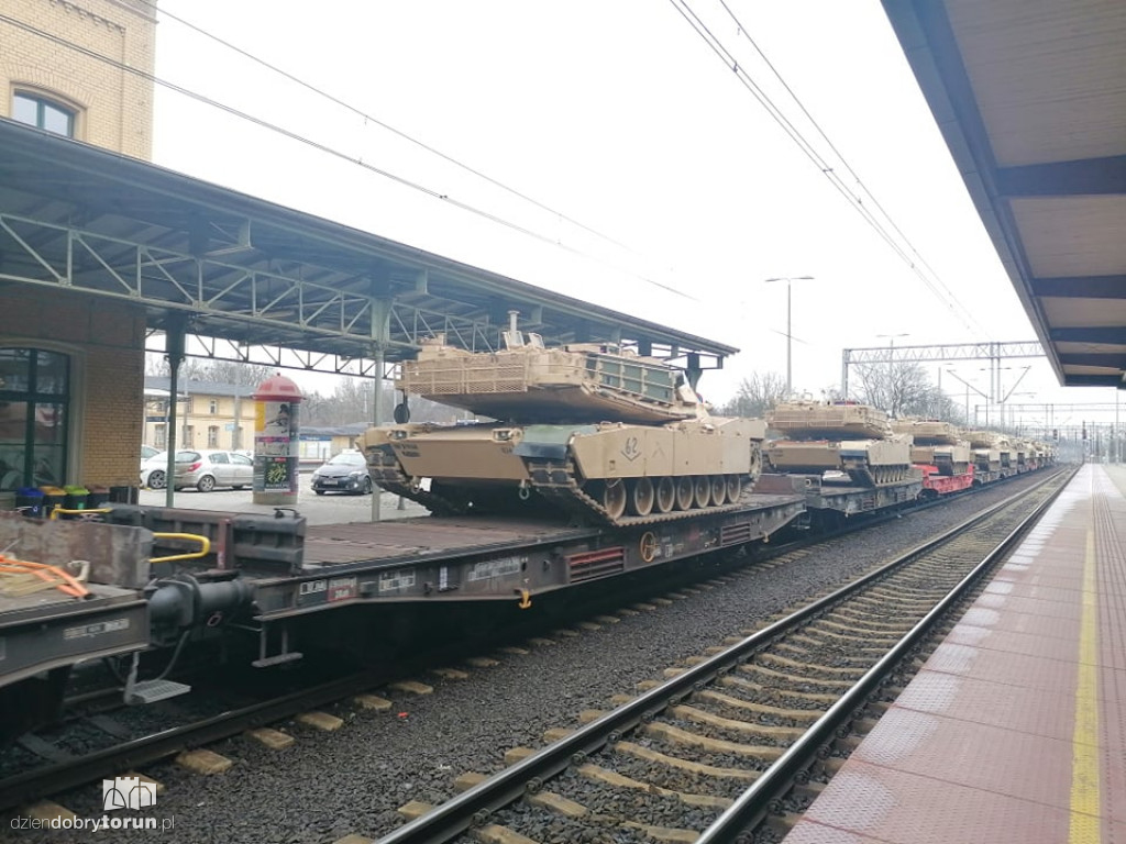 Transport czołgów przez Toruń