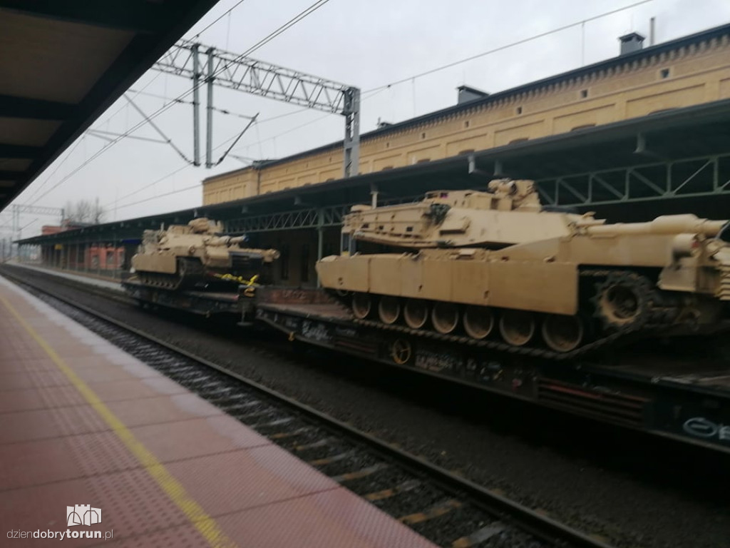 Transport czołgów przez Toruń