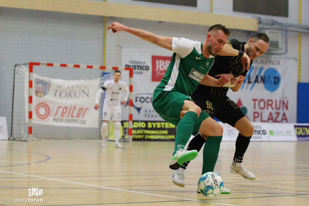 FC Reiter Toruń 2 : 8 Rekord Bielsko - Biała