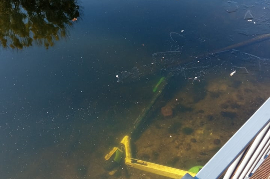 Toruń: wandalizm w Parku Tysiąclecia