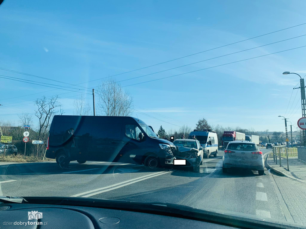 Kolizja aut w Lubiczu Dolnym k. Torunia