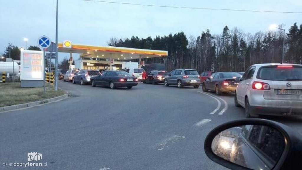 Toruń i okolice: kolejki na stacjach paliw