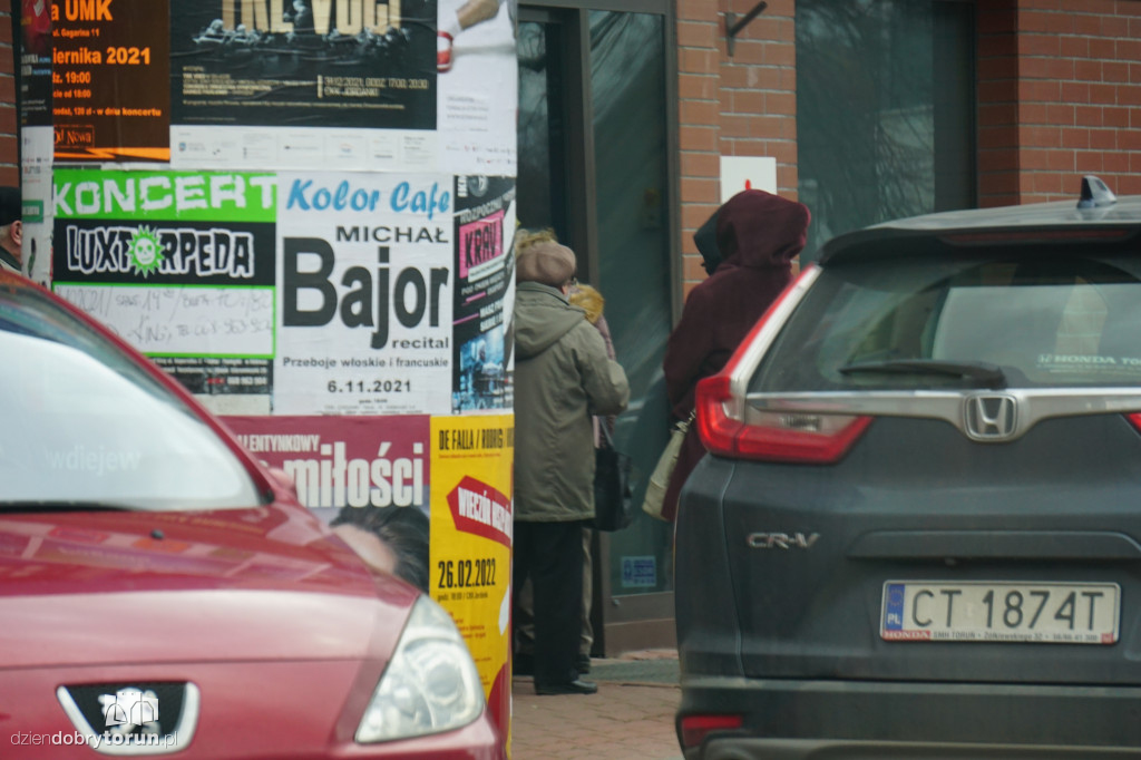 Toruń: kolejki przed bankami