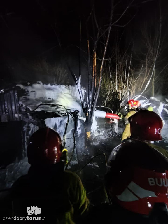 Toruń: nocny pożar przy Popiełuszki