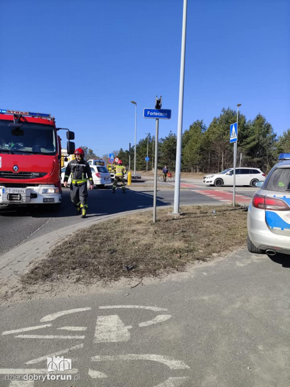 Toruń: kolizja dwóch aut osobowych