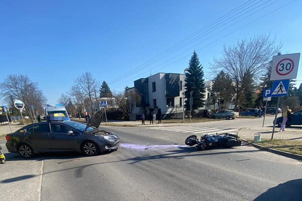 Toruń: zderzenie motocykla z samochodem