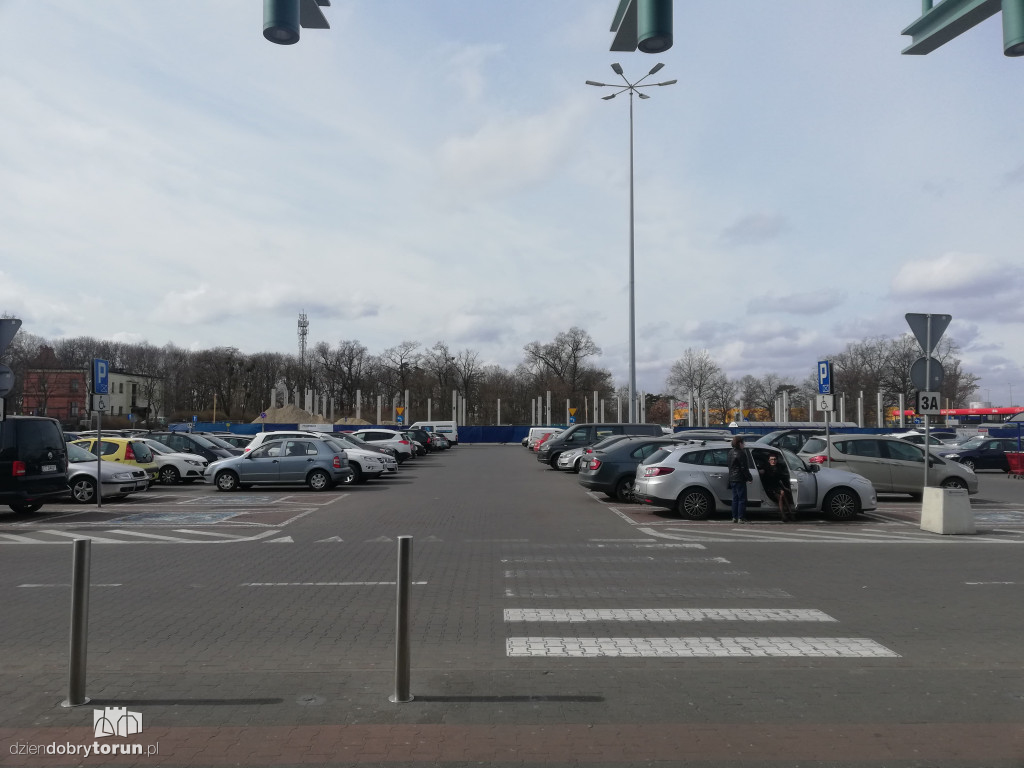 Ruszyła rozbudowa centrum handlowego w Toruniu