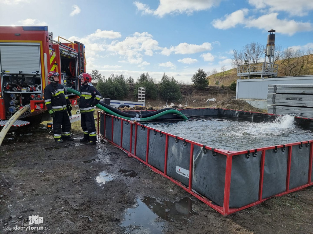 Toruń: pożar na wysypisku śmieci