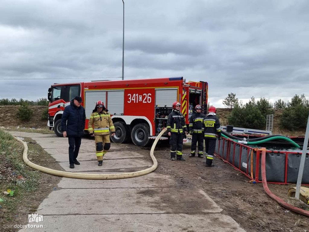 Toruń: pożar na wysypisku śmieci